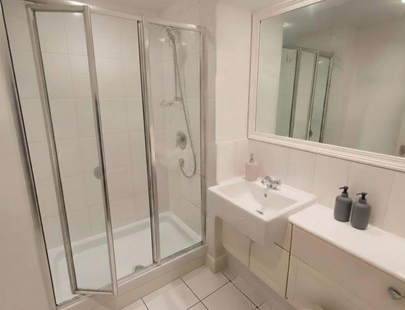 Bathroom.JPG