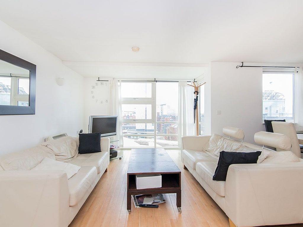 Living room 2.jpg