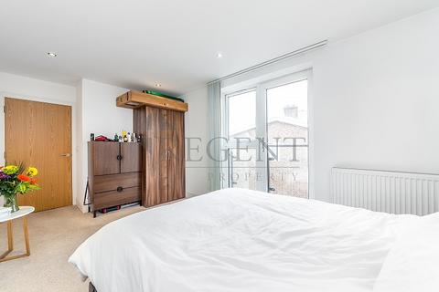 undefined, Gloucester Court, Rowcross Street, SE1