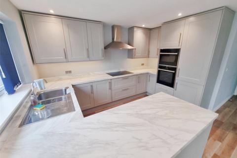 2 bedroom bungalow for sale, Heycroft Road, Hockley, Essex, SS5