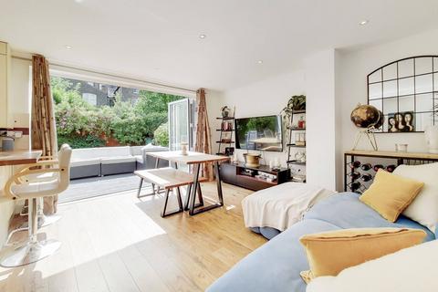 2 bedroom flat for sale, Ambleside Avenue, Streatham, London, SW16