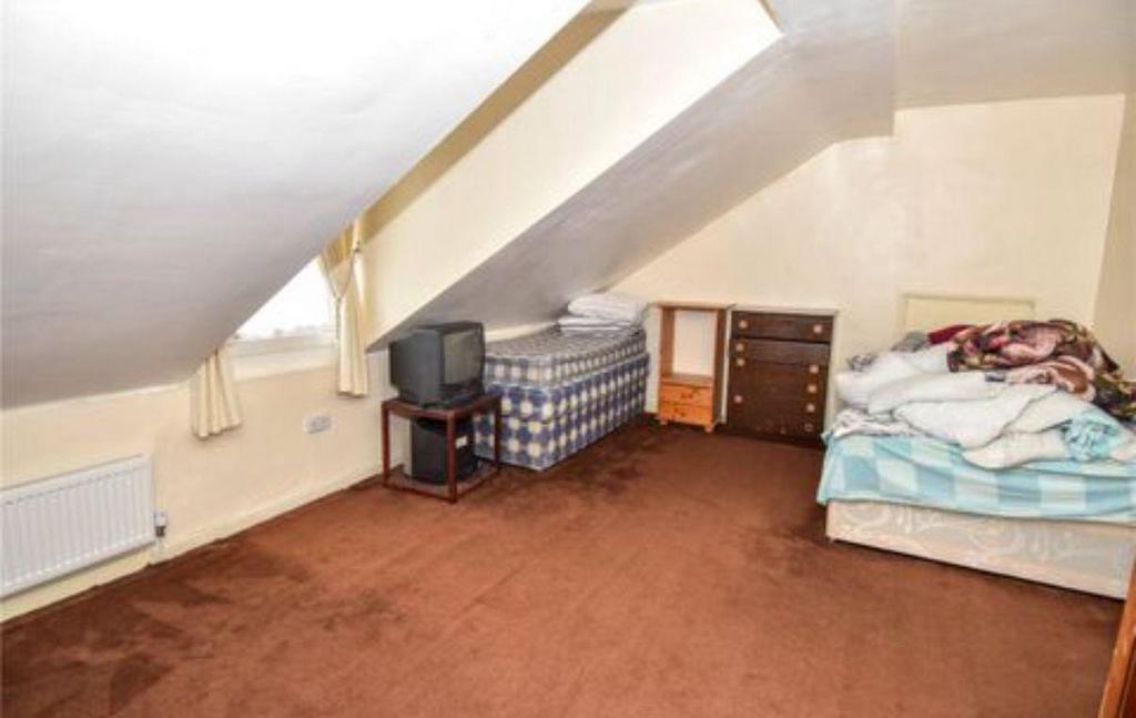 Room 3 .jpeg