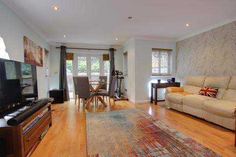 undefined, RIVERSIDE AVENUE, WALLINGTON