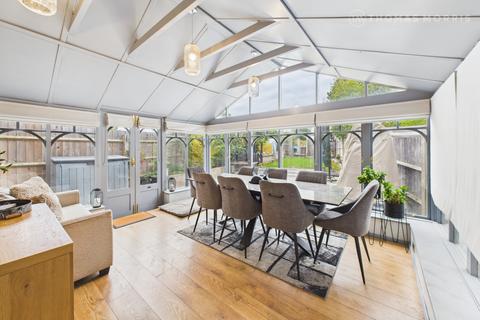 3 bedroom semi-detached house for sale, Hitchin Road, Biggleswade SG18