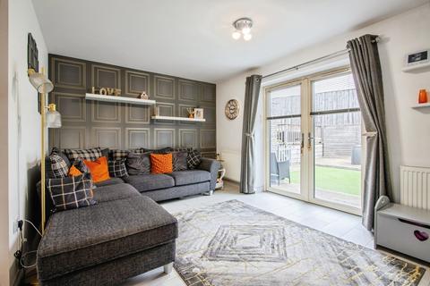 3 bedroom semi-detached house for sale, Fallbrook Road, West Yorkshire WF10