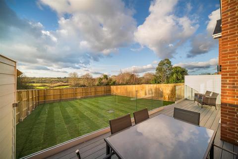 4 bedroom detached house for sale, NETTLESTONE VILLAGE