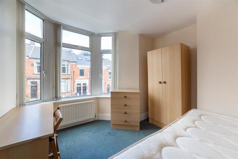 5 bedroom maisonette to rent, *Available Now* Greystoke Avenue, Sandyford, NE2