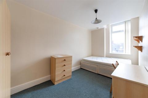 5 bedroom maisonette to rent, *Available Now* Greystoke Avenue, Sandyford, NE2