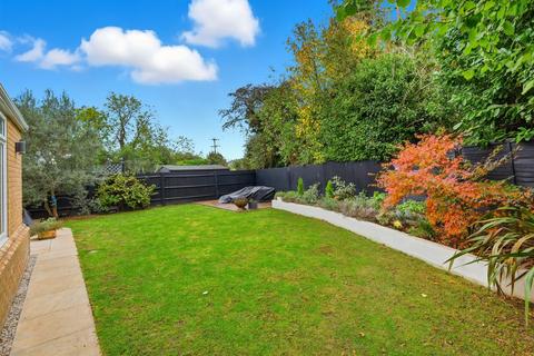 4 bedroom detached house for sale, Barn Mead, Chelmsford
