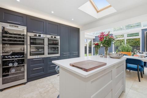 4 bedroom detached house for sale, Barn Mead, Chelmsford
