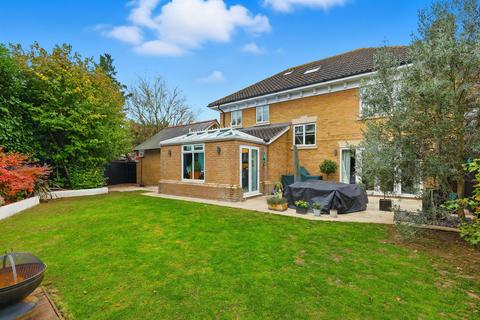 4 bedroom detached house for sale, Barn Mead, Chelmsford