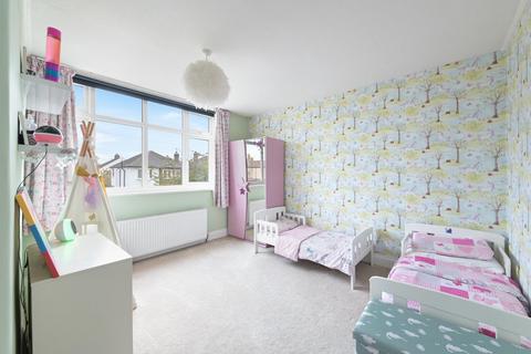159 Francis Close, Epsom, KT19 0JT