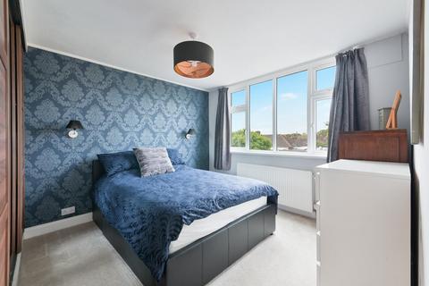 159 Francis Close, Epsom, KT19 0JT