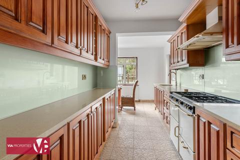 undefined, Varney Close, Waltham Cross EN7