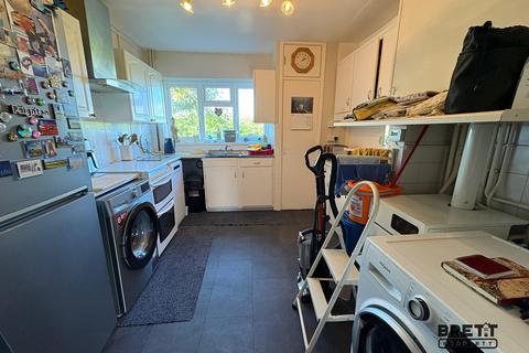undefined, 5 Falcon Road, Haverfordwest, Pembrokeshire. SA61 2UE