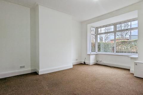 3 bedroom terraced house to rent, Middleton Road, Chadderton, OL9