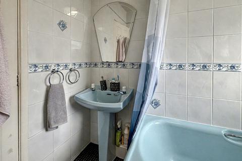 1 bedroom apartment for sale, Dovehouse Close, Whitefield, Manchester, Greater Manchester, M45 7PE
