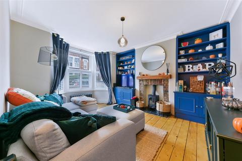 29 Briscoe Road, London, SW19 2AH