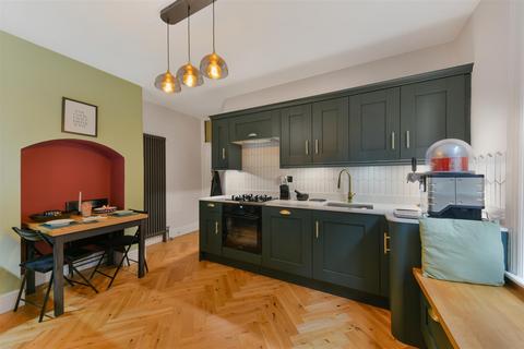 29 Briscoe Road, London, SW19 2AH