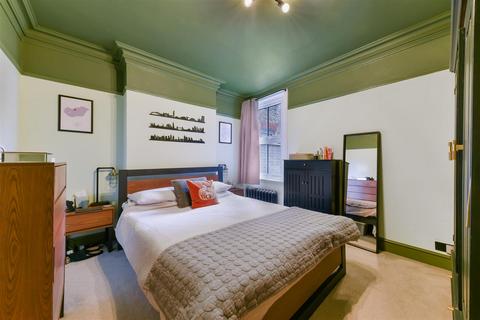 29 Briscoe Road, London, SW19 2AH