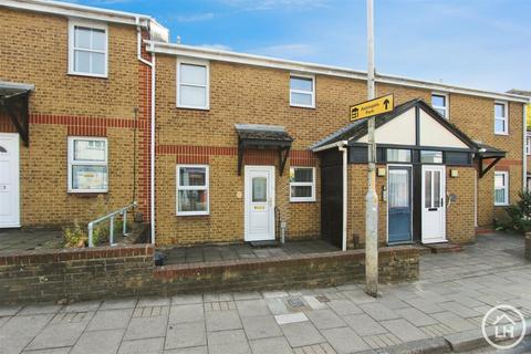 2 bedroom maisonette for sale, West Street, Sittingbourne