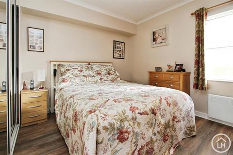 2 bedroom maisonette for sale, West Street, Sittingbourne