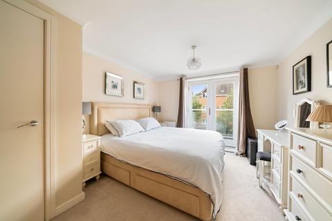 2 bedroom apartment to rent, Pendenza, Cobham, KT11