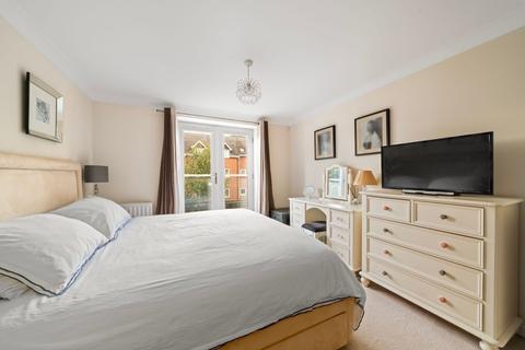 2 bedroom apartment to rent, Pendenza, Cobham, KT11