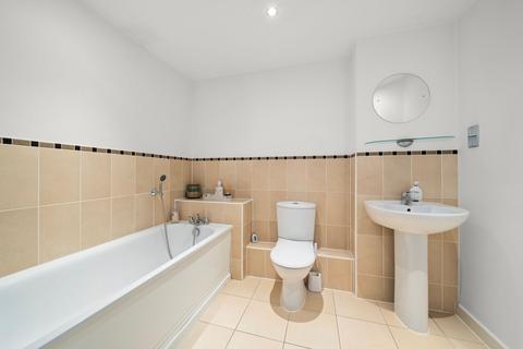 2 bedroom apartment to rent, Pendenza, Cobham, KT11