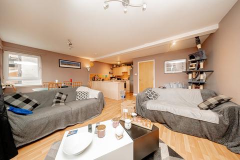 undefined, 6/6 Albion Gardens, Easter Road, Edinburgh, EH7