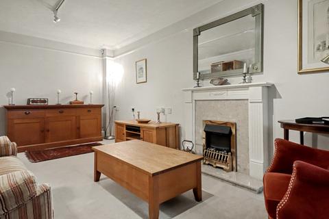 2 bedroom retirement property for sale, Cavendish Lodge, Glastonbury