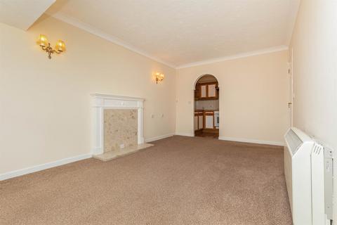 undefined, 46 Shannock Court, George Street NR26