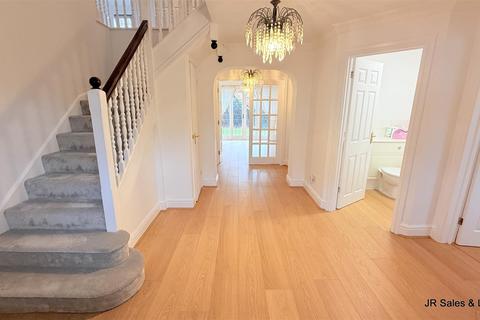 undefined, Richardson Crescent, West Cheshunt
