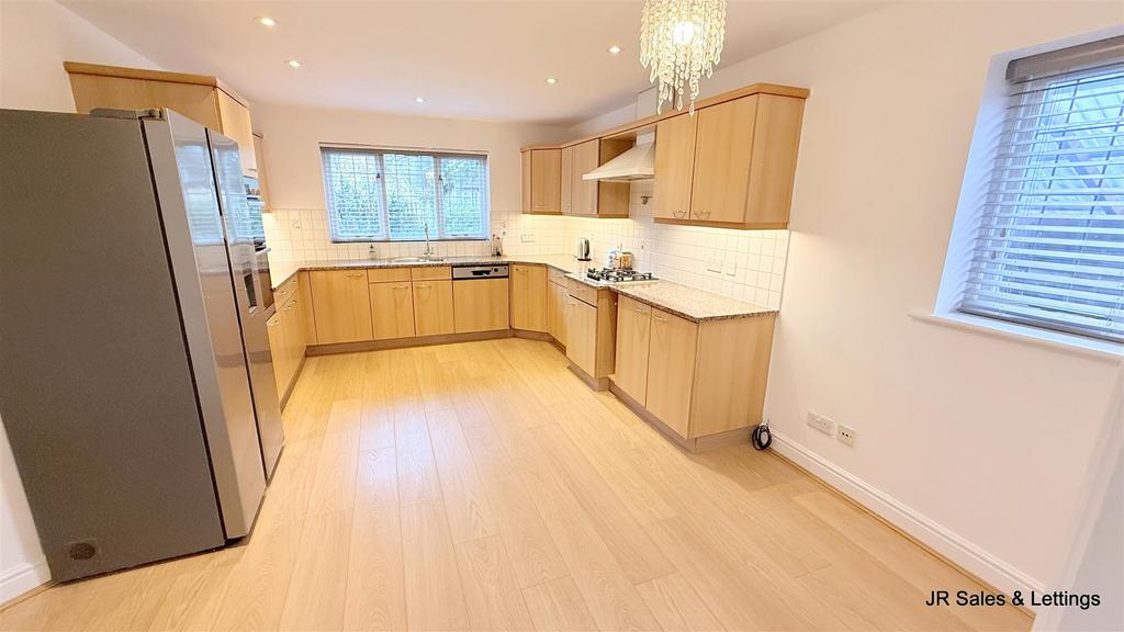 Kitchen / Breakfast Room