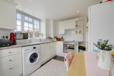 undefined, Craigmount, Radlett WD7