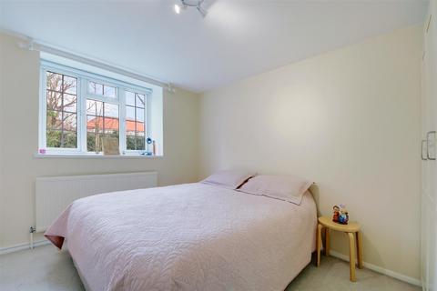 undefined, Craigmount, Radlett WD7