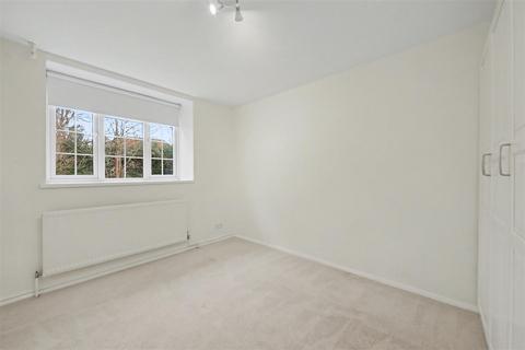 undefined, Craigmount, Radlett WD7