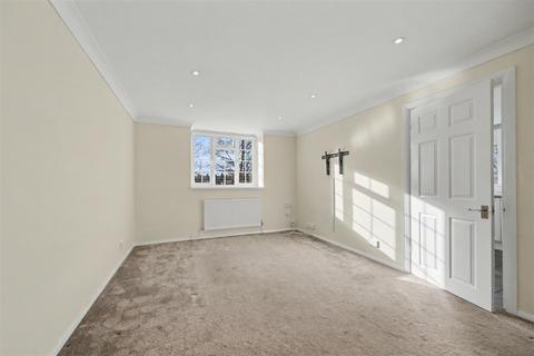 undefined, Craigmount, Radlett WD7