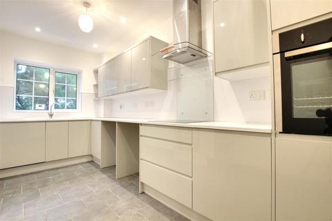 undefined, Mere Way, Swanland HU14