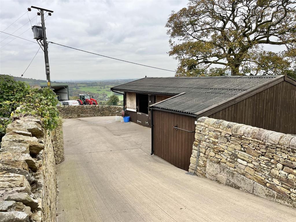 Double Stable &amp; Tack Room