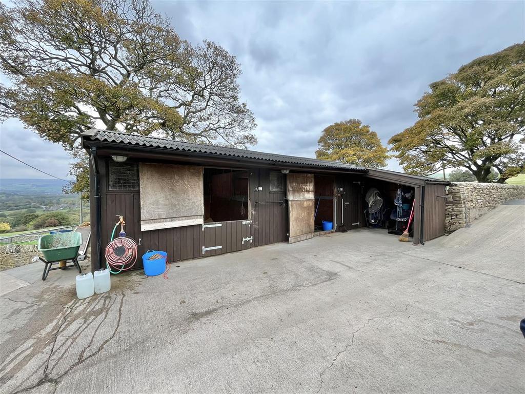 Double Stable &amp; Tack Room
