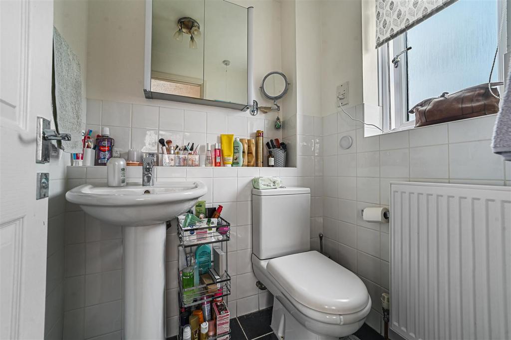 En suite to bedroom one
