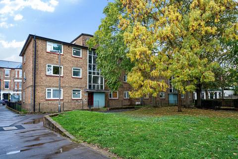 3 bedroom flat for sale, Stonhouse Street, Clapham, London, SW4
