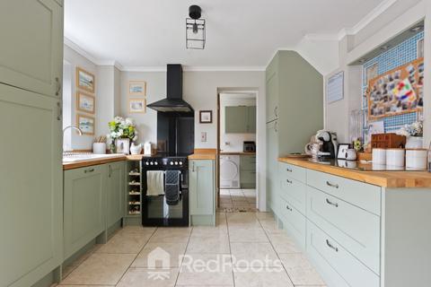 7 Ambleside Crescent, Sprotbrough, Doncaster, DN5 7PR