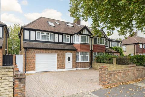 undefined, Staines Road, Twickenham TW2