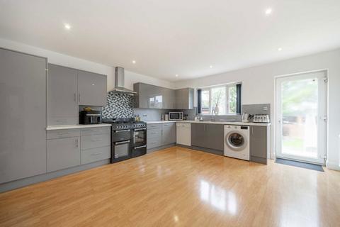 undefined, Staines Road, Twickenham TW2