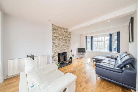 undefined, Milner Drive, Twickenham TW2
