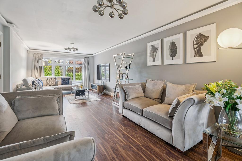 Living Room (E)