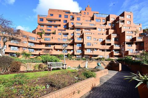 3 bedroom flat for sale, Free Trade Wharf, Wapping, London, E1W