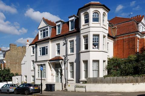 11a Hornsey Lane Gardens, London, N6 5NX